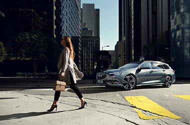 Steigen Sie um auf einen gebrauchten Opel Insignia Sports Tourer von Opel Scharf